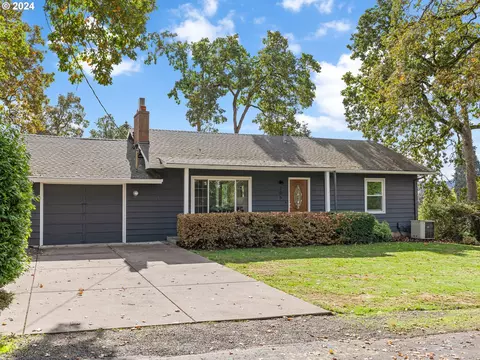 705 Exeter St, Gladstone, OR 97027