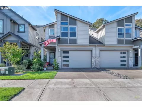 3907 SE Centifolia Ave, Hillsboro, OR 97123