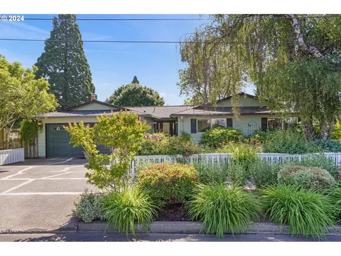 4370 Barrett St S, Salem, OR 97302