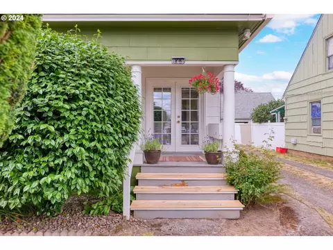 363 SW Dennis Ave, Hillsboro, OR 97123