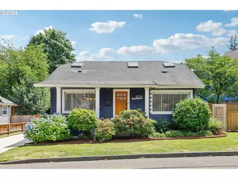 1570 Holly St, West Linn, OR 97068