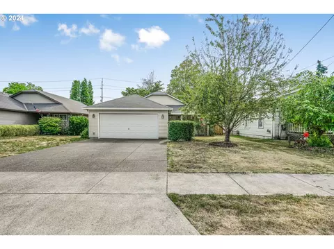 616 S River St, Newberg, OR 97132
