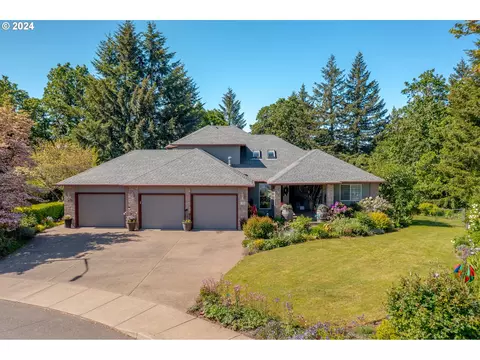 1819 SW Boxwood Ln, Dallas, OR 97338
