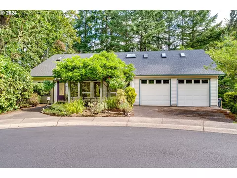 282 Rockridge Ct, Eugene, OR 97405