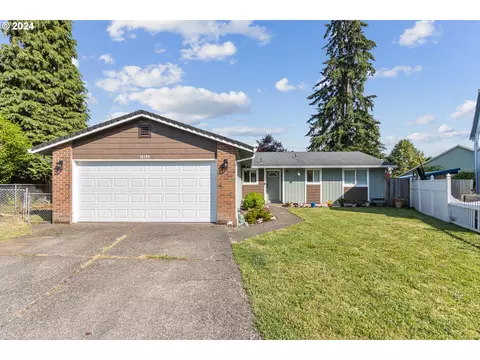 18195 Reed Cir, Sandy, OR 97055