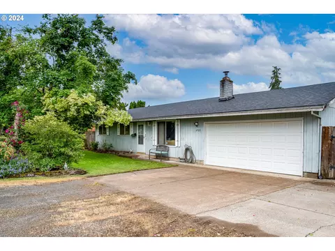 4905 G St, Springfield, OR 97478