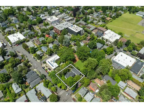 2735 SE Clinton St, Portland, OR 97202