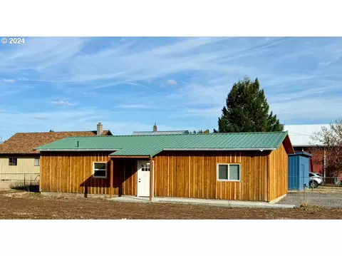 101 N 13th St, Elgin, OR 97827