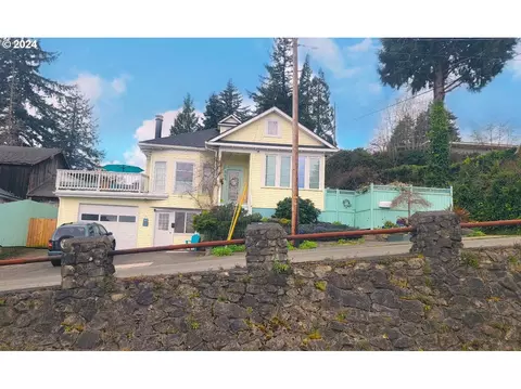 143 N 12th St, Coos Bay, OR 97420