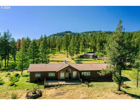 27125 Hwy 395, Mount Vernon, OR 97865