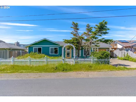 550 SW 4th St, Newport, OR 97365