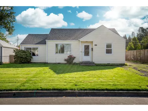 135 Maple Blvd, Wood Village, OR 97060