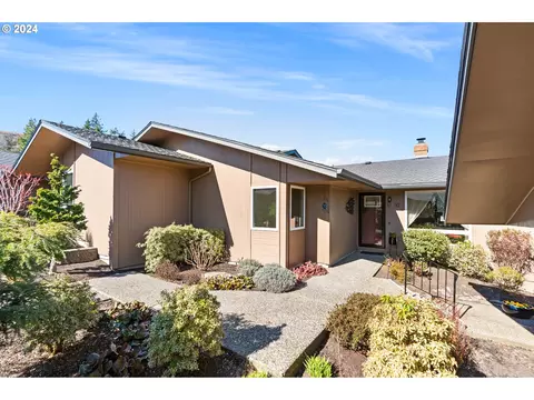 10 Condolea Dr, Lake Oswego, OR 97035