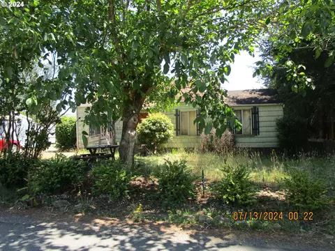 1624 N Elm St, Coquille, OR 97423