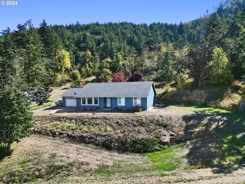 82728 Bradford Rd, Creswell, OR 97426