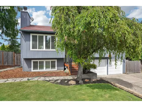 1050 NE 13th Ave, Canby, OR 97013