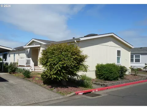 1000 Mckern Ct #124, Newberg, OR 97132