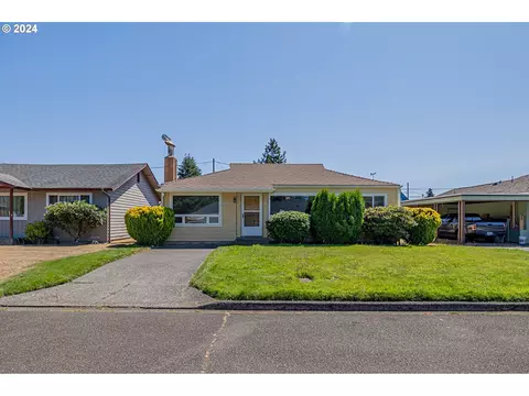 1022 N Myrtle St, Coquille, OR 97423