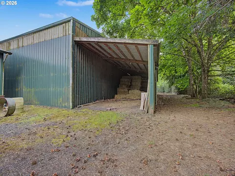 Exterior - 18020 SE Richey Rd, Gresham, OR 97080 photo 11 of 17