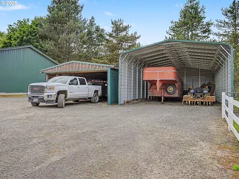 Exterior - 18020 SE Richey Rd, Gresham, OR 97080 photo 15 of 17