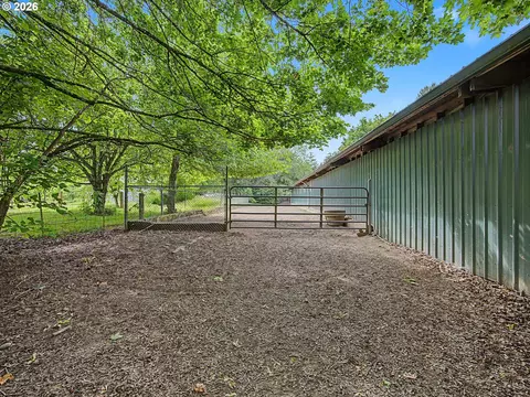Exterior - 18020 SE Richey Rd, Gresham, OR 97080 photo 13 of 17
