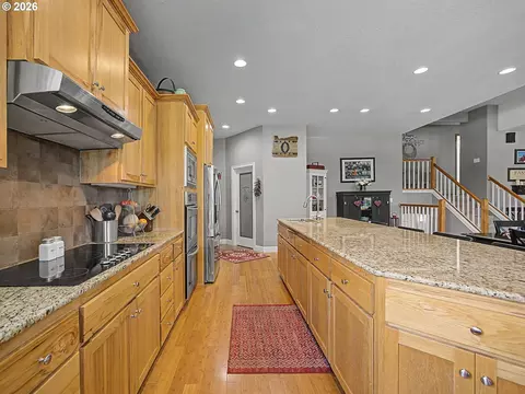 Kitchen - 18020 SE Richey Rd, Gresham, OR 97080 photo 4 of 5
