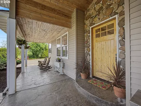 Exterior - 18020 SE Richey Rd, Gresham, OR 97080 photo 7 of 17