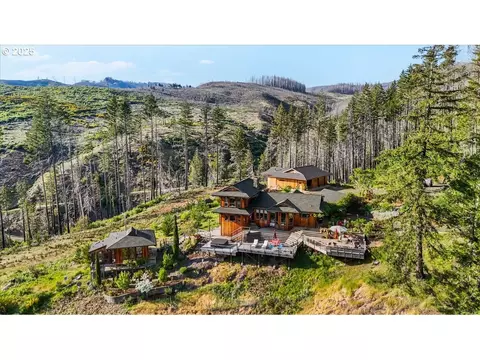 29836 N Umpqua Hwy, Idleyld Park, OR 97447