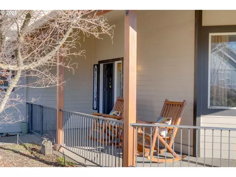 910 Samantha St, Hood River, OR 97031