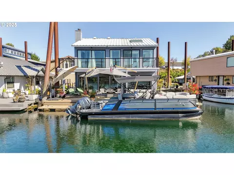 2630 N Hayden Island Dr #16, Portland, OR 97217