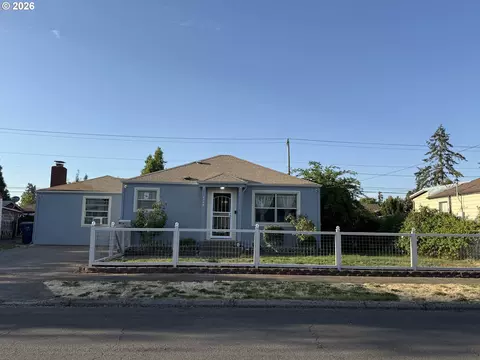 Exterior - 2460 E St, Springfield, OR 97477 photo 4 of 9