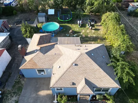 View/Area - 2460 E St, Springfield, OR 97477 photo 8 of 8