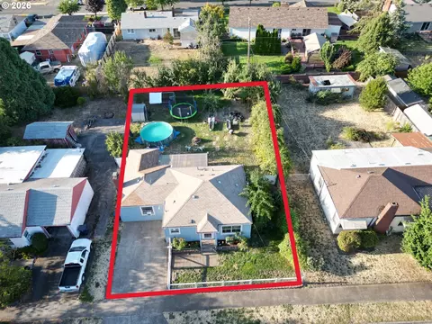 View/Area - 2460 E St, Springfield, OR 97477 photo 2 of 8
