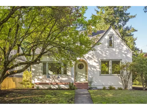 3037 NE Skidmore St, Portland, OR 97211