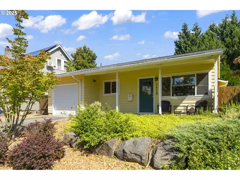 1415 SE Martins St, Portland, OR 97202