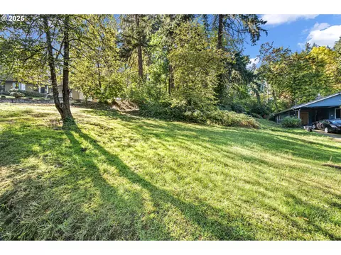 Sylvan St, Eugene, OR 97403