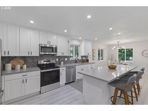 Kitchen - 4686 Cornwall St, West Linn, OR 97068 photo 2 of 4