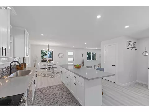 Kitchen - 4686 Cornwall St, West Linn, OR 97068 photo 3 of 4