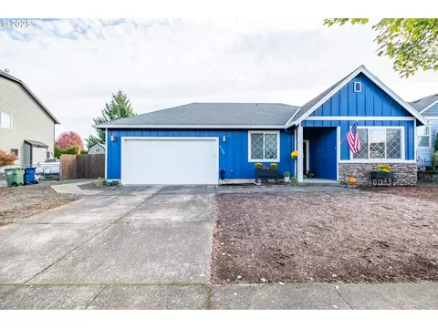 540 Lavender St, Silverton, OR 97381