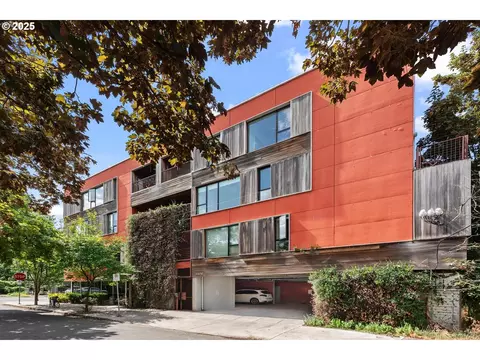 2373 SE 44th Ave #301, Portland, OR 97215