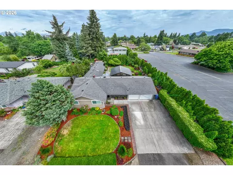 View/Area - 143 Ferndale Dr, Eugene, OR 97404 photo 6 of 7