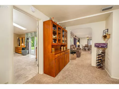 Entry Way - 143 Ferndale Dr, Eugene, OR 97404 photo 1 of 1