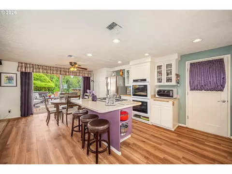 Kitchen - 143 Ferndale Dr, Eugene, OR 97404 photo 2 of 4