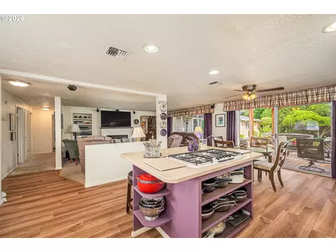 Kitchen - 143 Ferndale Dr, Eugene, OR 97404 photo 1 of 4