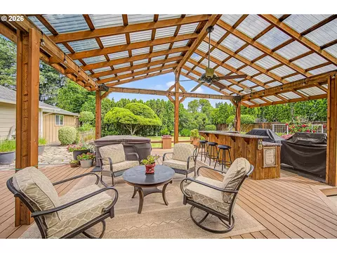 Exterior - 143 Ferndale Dr, Eugene, OR 97404 photo 1 of 13