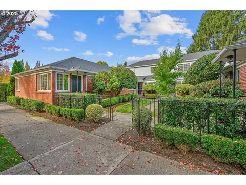 2105 NEverett St #3, Portland, OR 97232