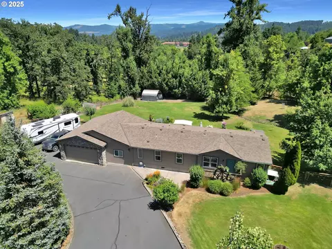 78135 Daybreak Dr, Cottage Grove, OR 97424