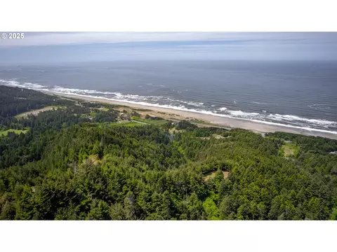 34313 Ophir Rd, Gold Beach, OR 97444