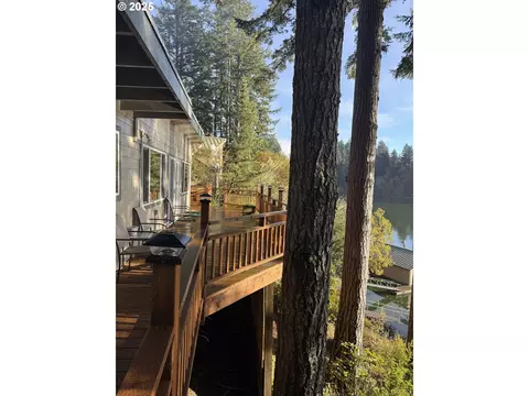 70834 Devore Arm Rd, Lakeside, OR 97449