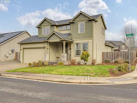 907 Julie Ln, Molalla, OR 97038